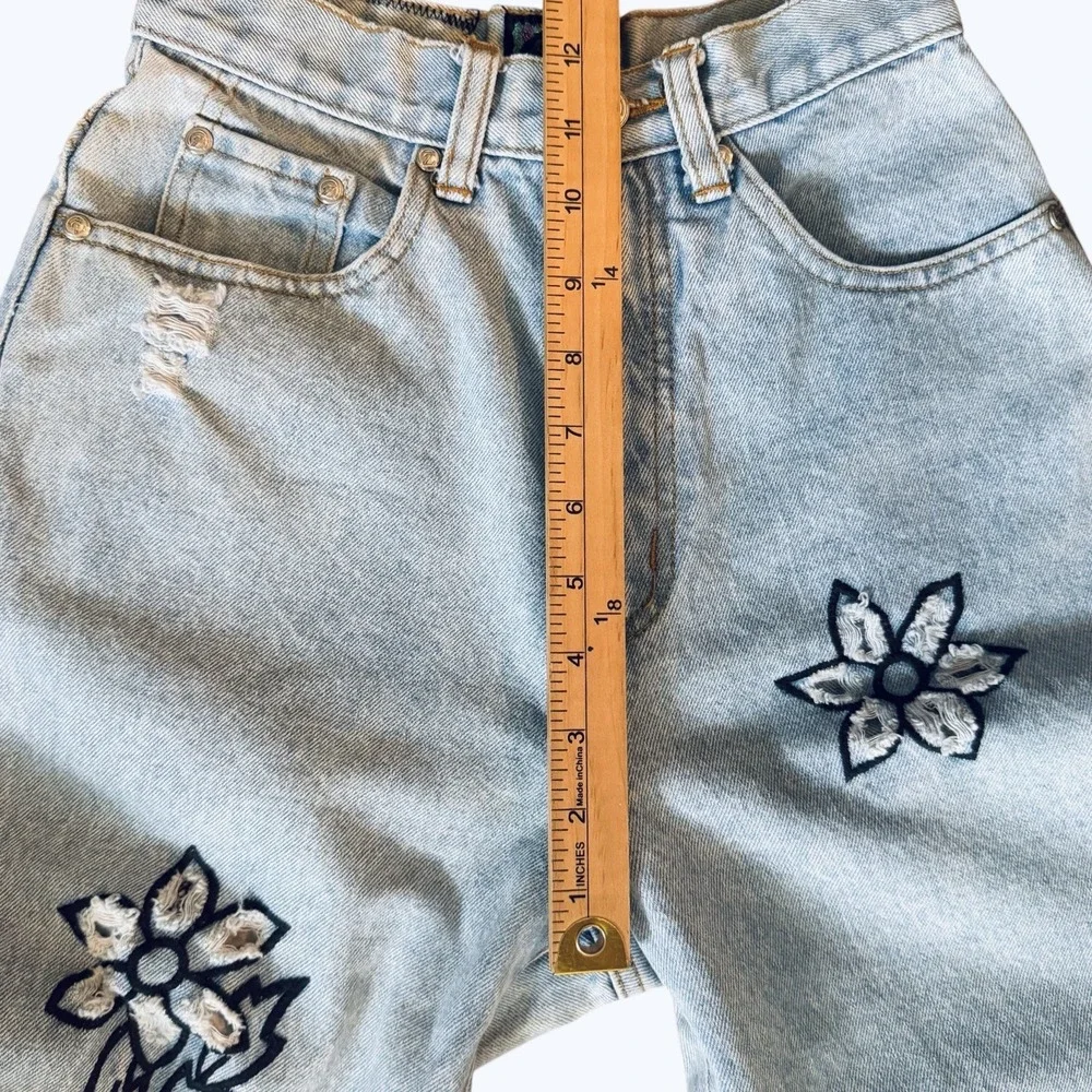 Vintage High Rise Zip Code Mom Jeans Sz 5/6 Distressed Embroidered Flowers Y2K